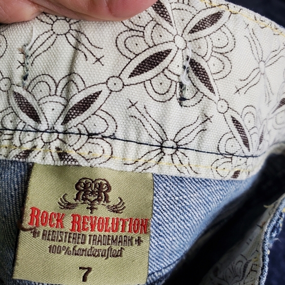 ROCK REVOLUTION LOW RISE CUT OFF JEAN SHORTS SZ 7 - Picture 2 of 4